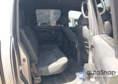 2018 Nissan Titan Xd Sv Diesel z USA, uszkodzony, nr VIN 1N6BA1F45JN551239